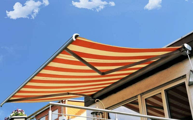 zonnescherm als alternatief voor terrasoverkapping
